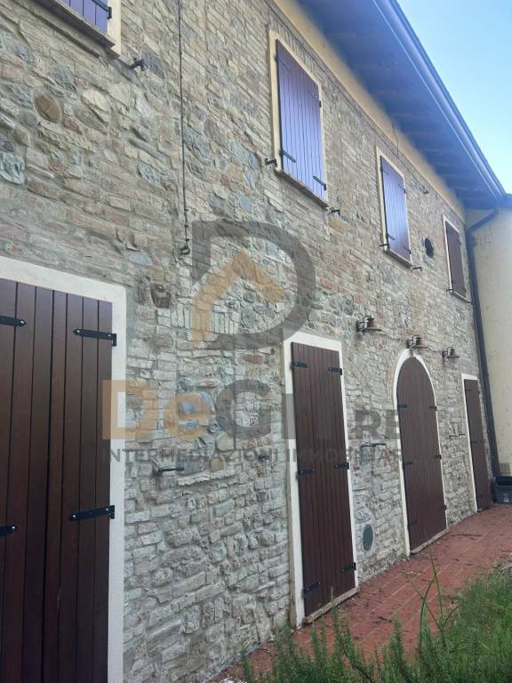 casa indipendente in affitto a Montechiarugolo in zona Monticelli Terme