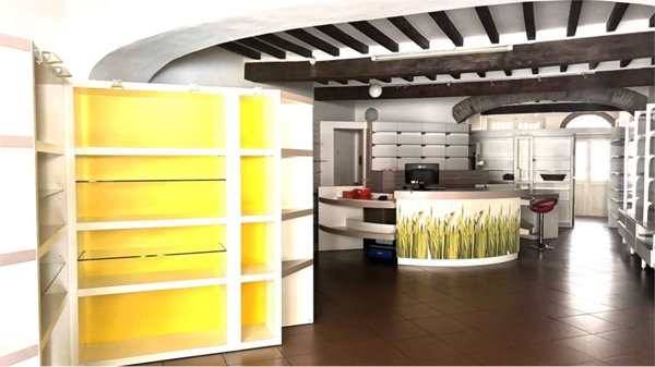 negozio in affitto a Noceto