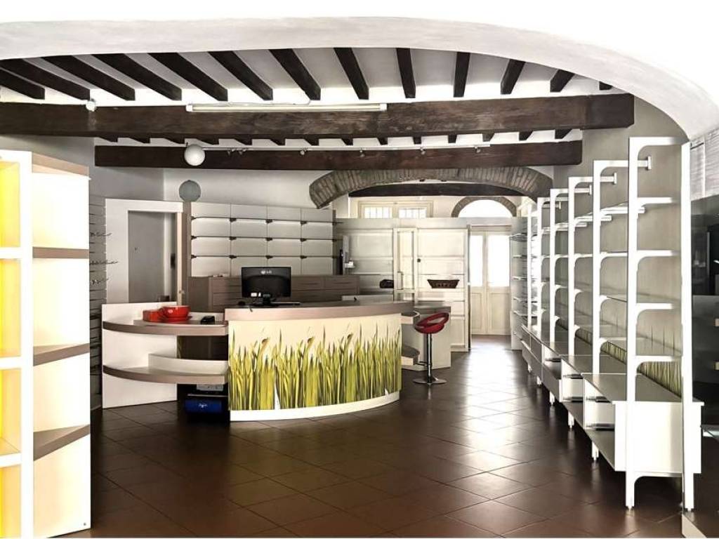 negozio in affitto a Noceto