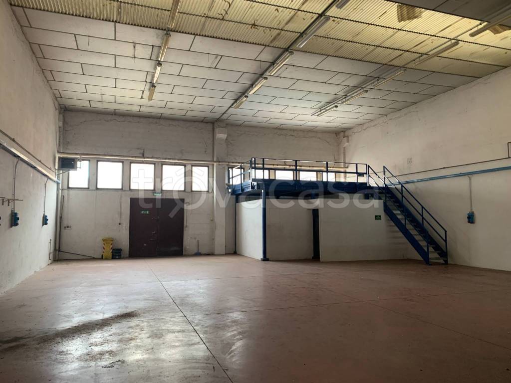 locale commerciale in affitto a Parma in zona San Prospero
