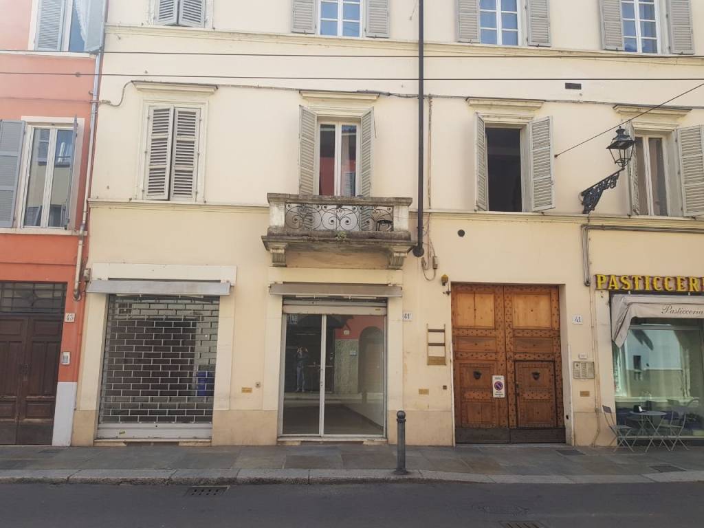negozio in affitto a Parma
