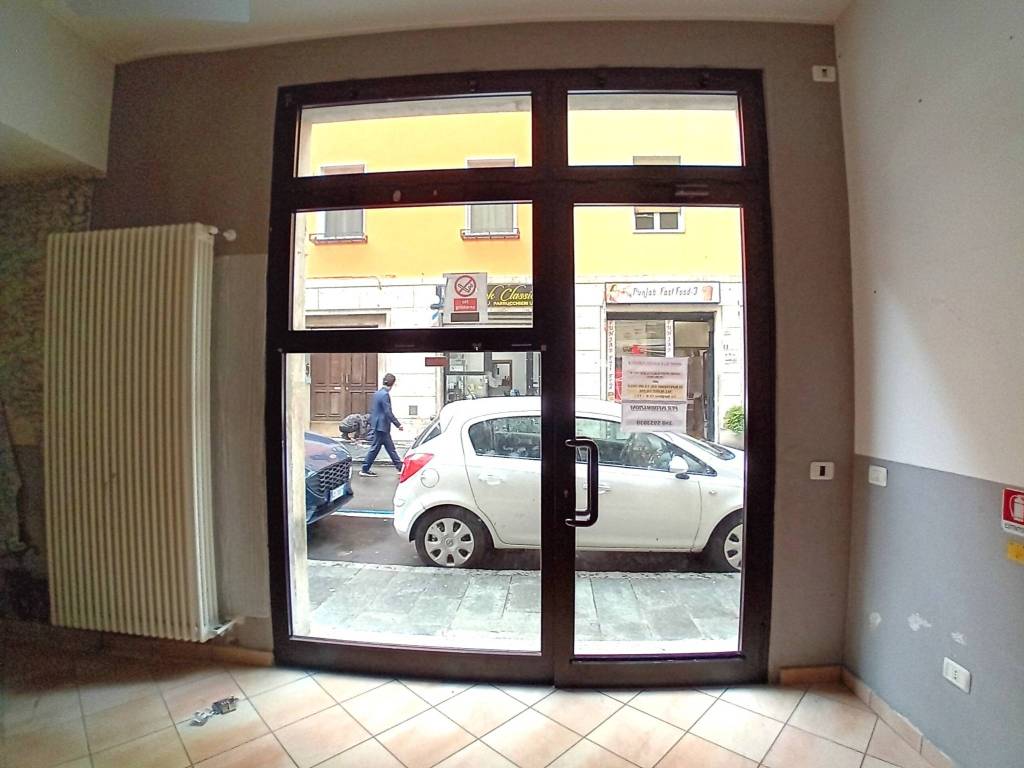 negozio in affitto a Parma