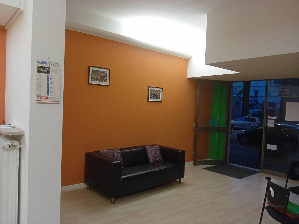 negozio in affitto a Parma