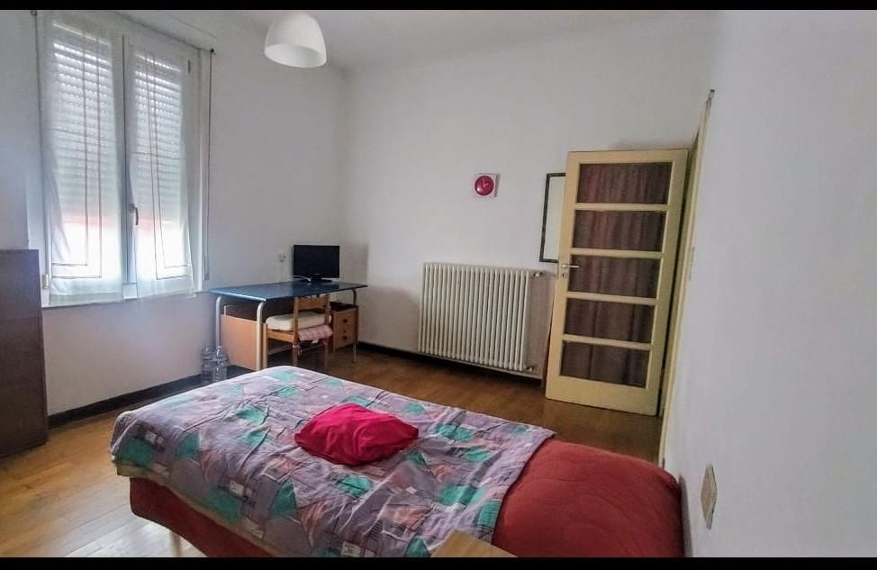 negozio in affitto a Parma in zona Crocetta