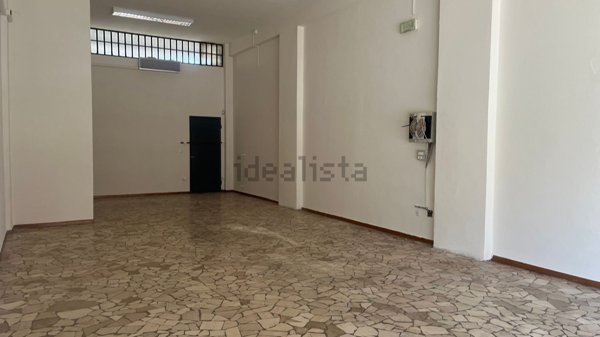 negozio in affitto a Parma