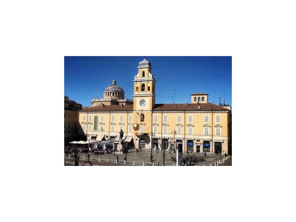 negozio in affitto a Parma in zona Centro Storico