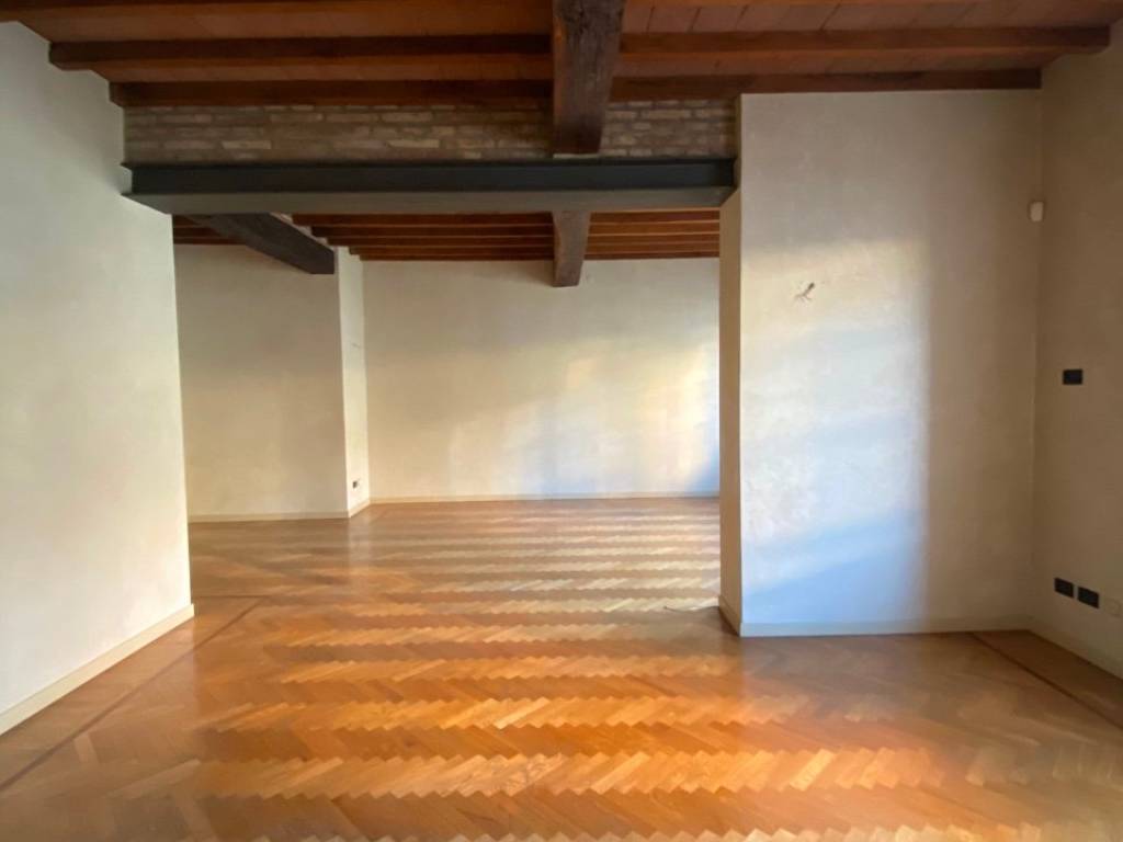 appartamento in affitto a Parma in zona Centro Storico