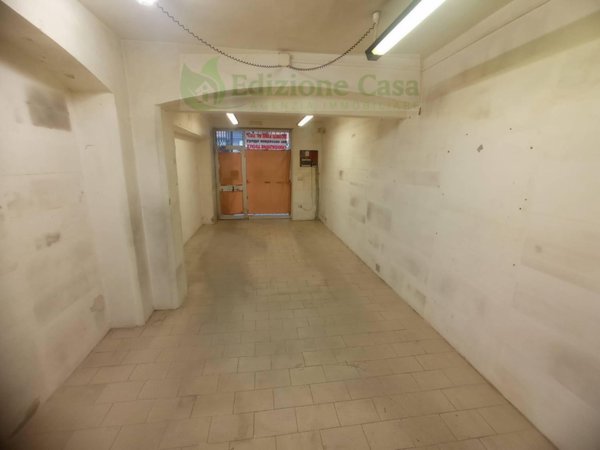 locale commerciale in affitto a Parma