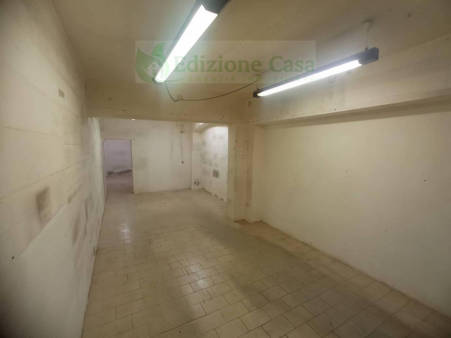 locale commerciale in affitto a Parma