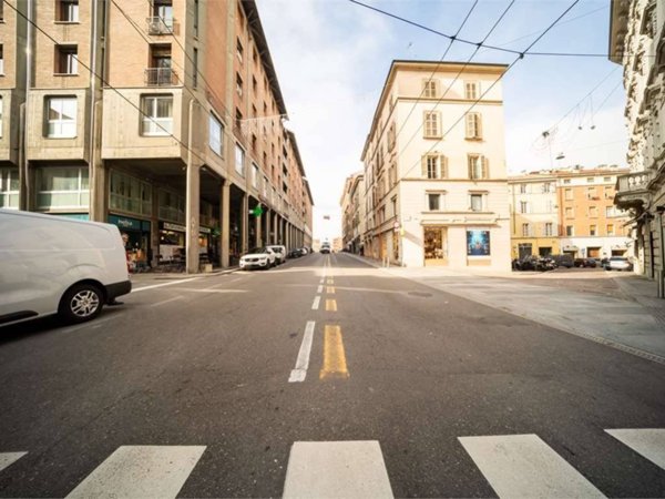 negozio in affitto a Parma
