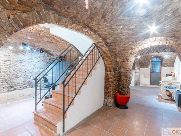 negozio in affitto a Parma in zona Centro Storico