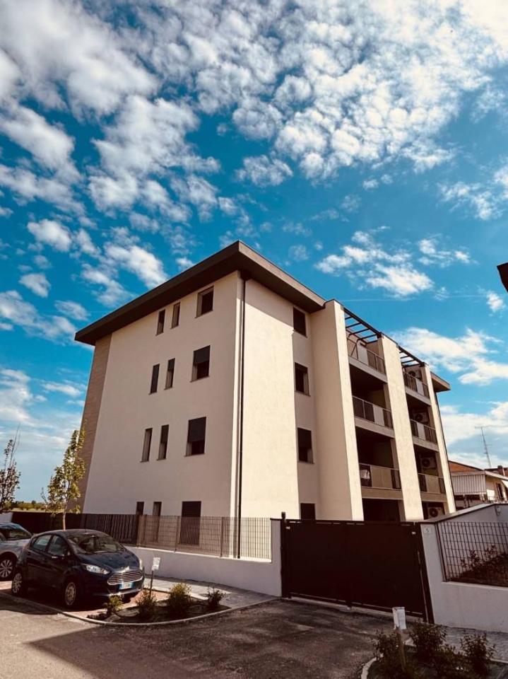 appartamento in affitto a Parma in zona Carignano