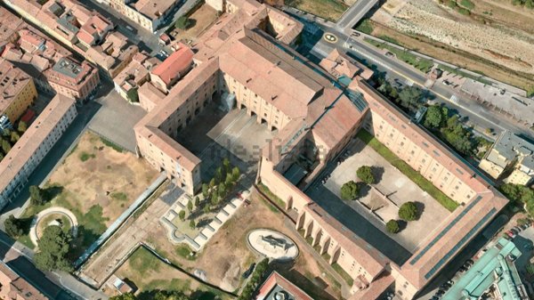 negozio in affitto a Parma