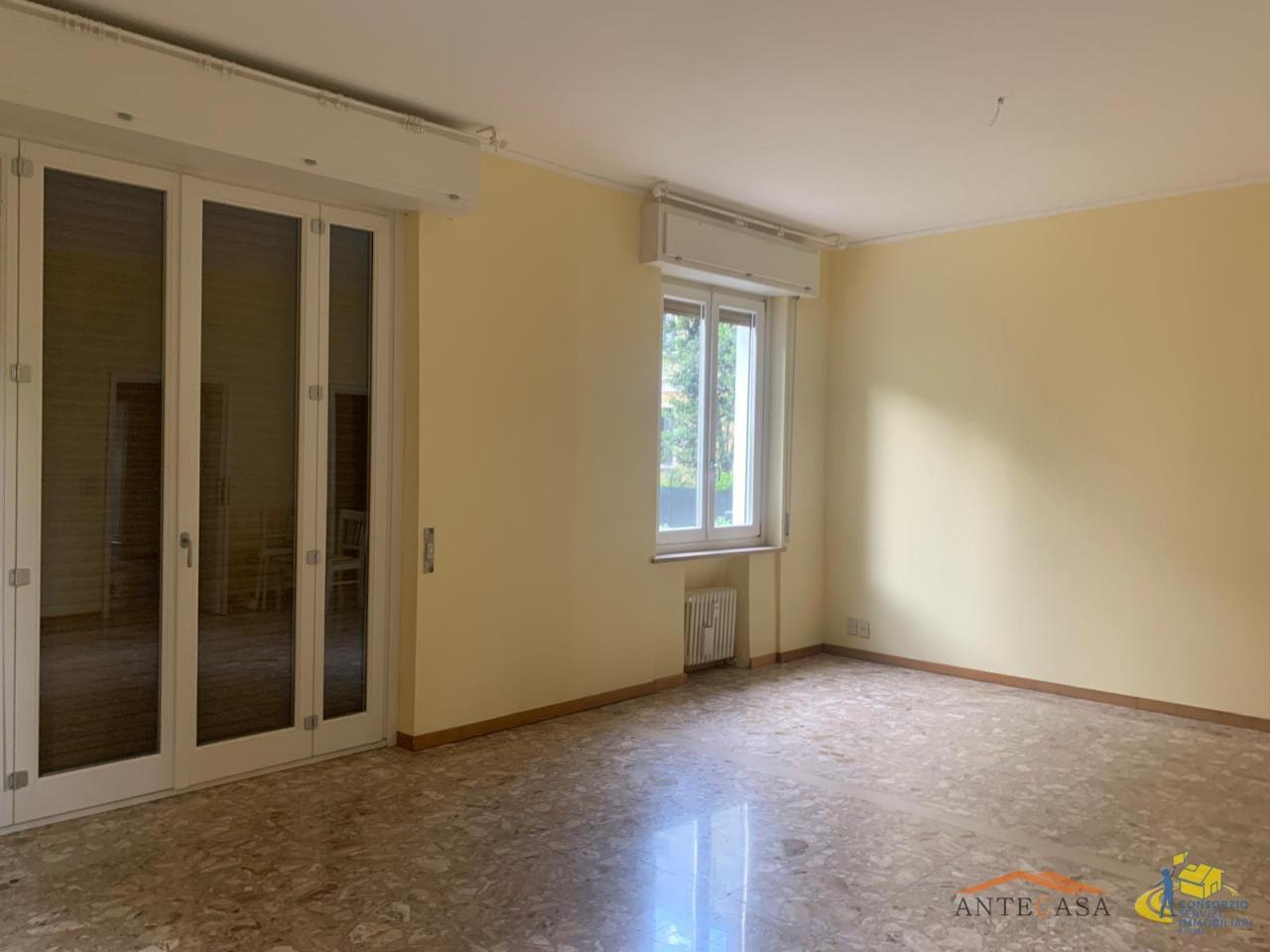 appartamento in affitto a Parma in zona Cittadella