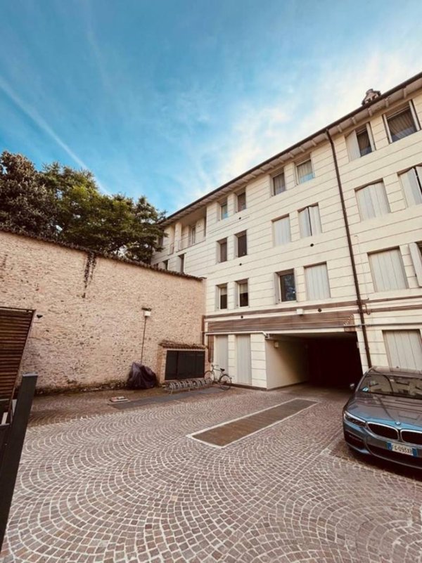 appartamento in affitto a Parma in zona Centro Storico