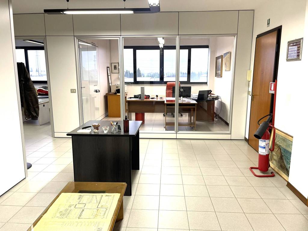 negozio in affitto a Parma