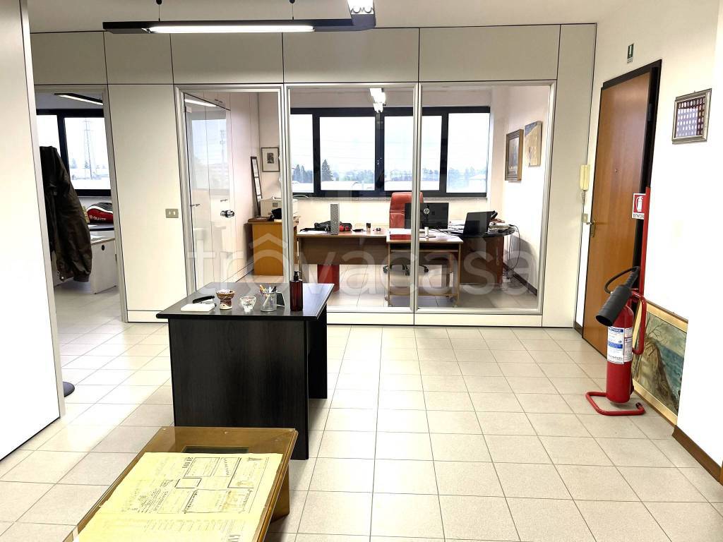 negozio in affitto a Parma in zona Molinetto