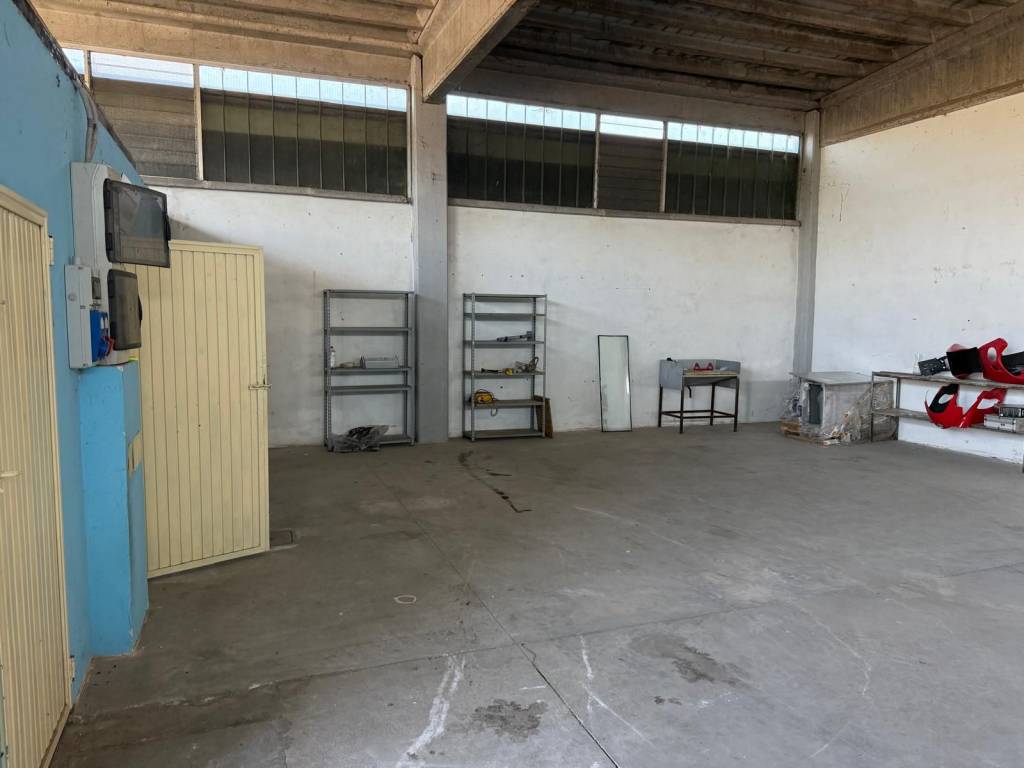 locale commerciale in affitto a Parma in zona San Prospero
