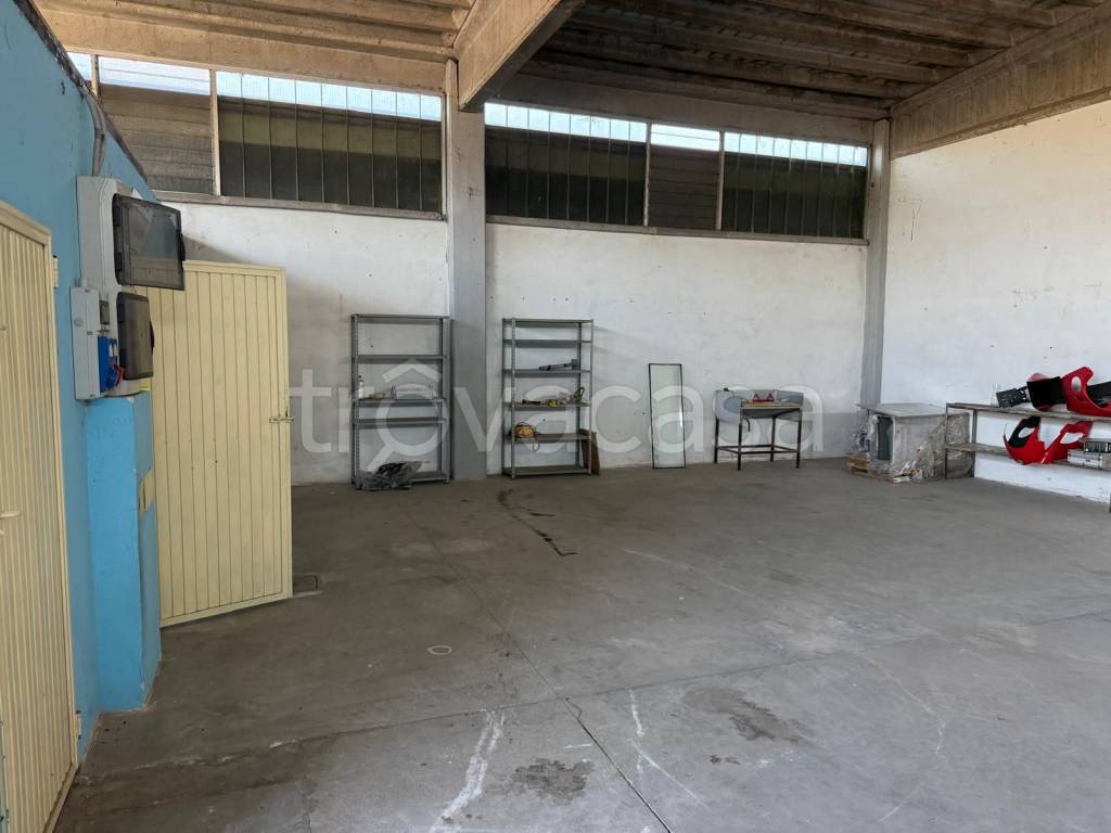 locale commerciale in affitto a Parma in zona Pilastrello