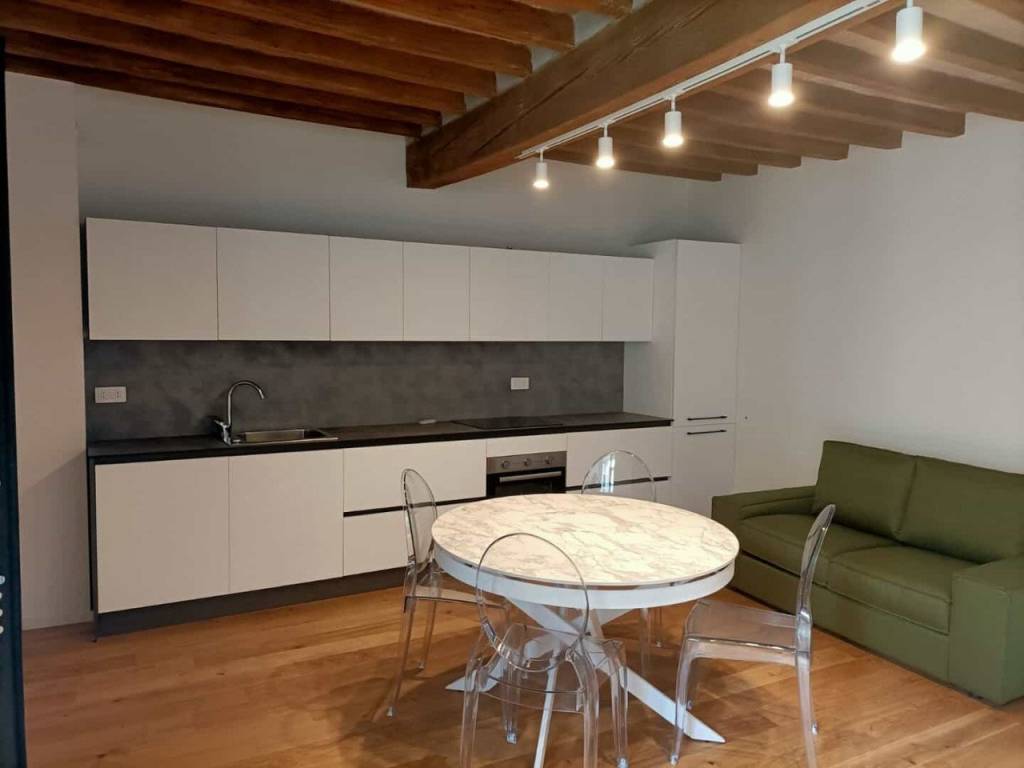 appartamento in affitto a Parma in zona Oltretorrente