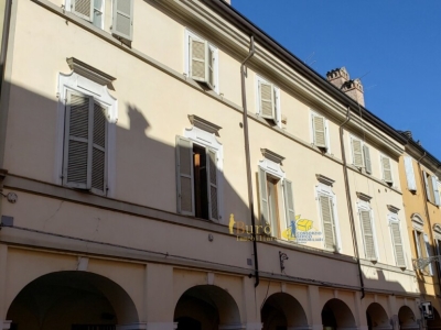 locale commerciale in affitto a Parma in zona Centro Storico