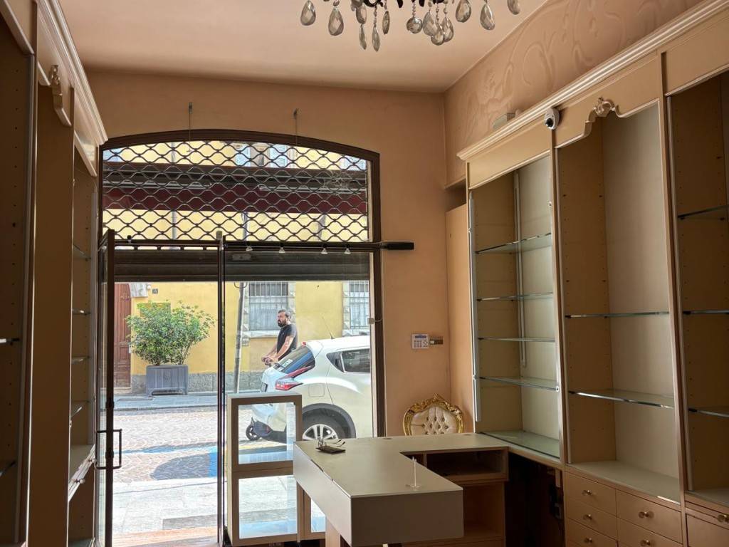 negozio in affitto a Parma in zona Centro Storico