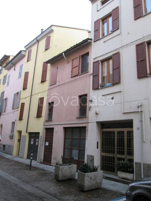 locale commerciale in affitto a Parma in zona Oltretorrente