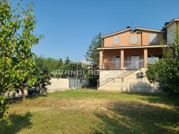 casa indipendente in affitto a Parma