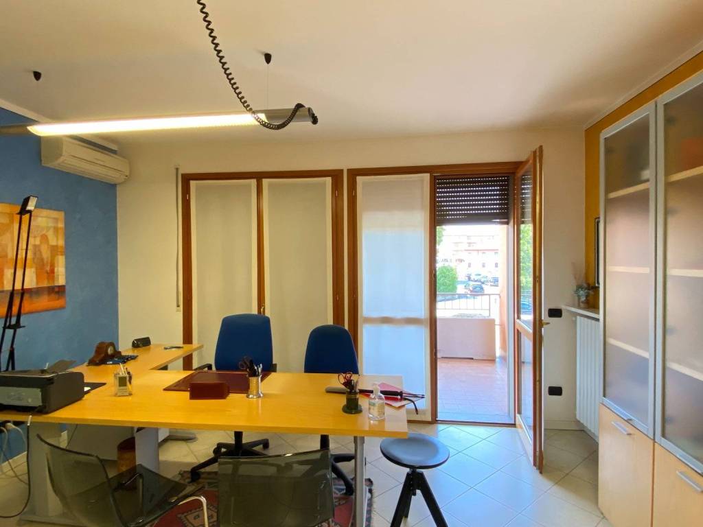 ufficio in affitto a Parma in zona Pablo