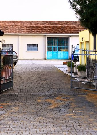 locale commerciale in affitto a Parma in zona Vigatto