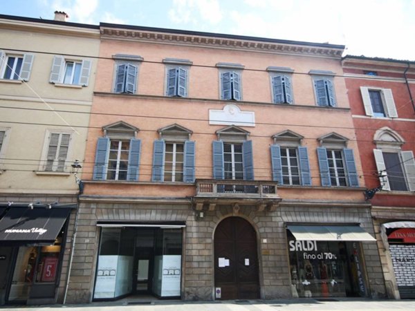 negozio in affitto a Parma