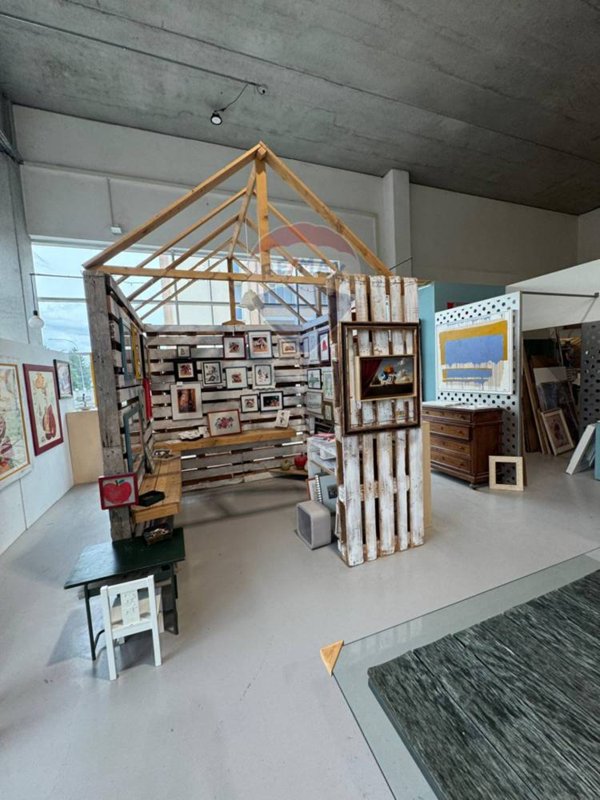 locale commerciale in affitto a Parma
