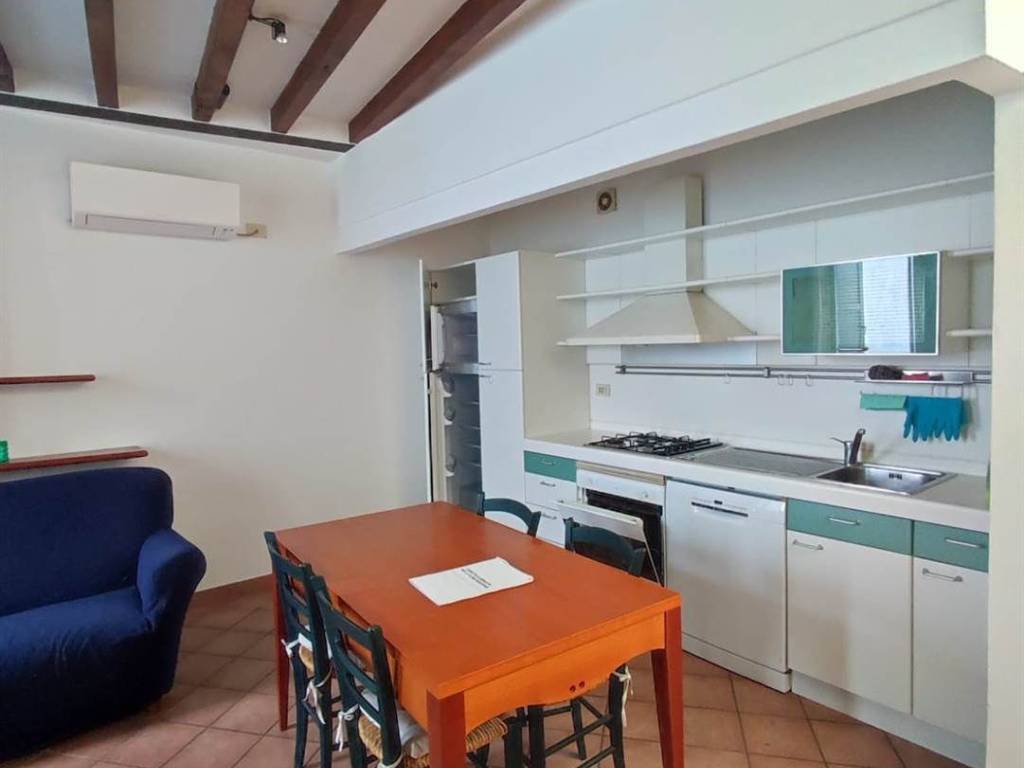 appartamento in affitto a Parma in zona Oltretorrente