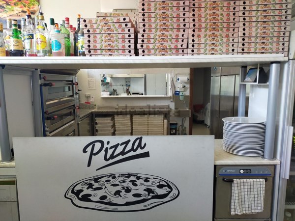locale commerciale in affitto a Parma
