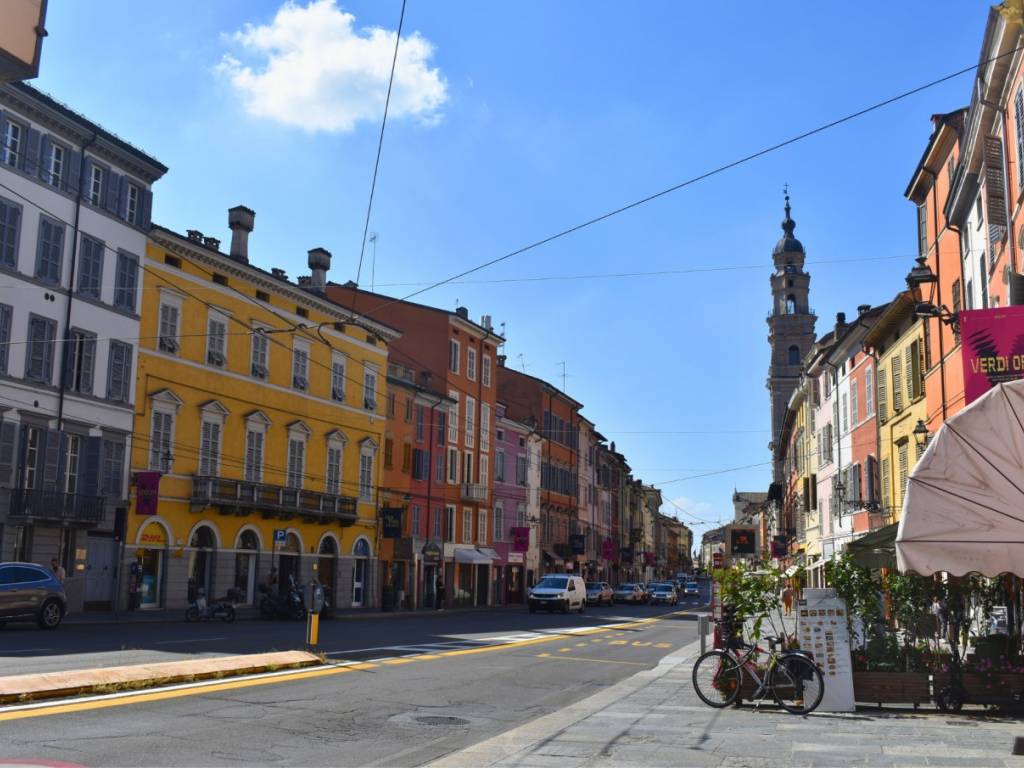 negozio in affitto a Parma