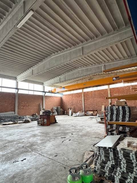 locale commerciale in affitto a Parma in zona Corcagnano