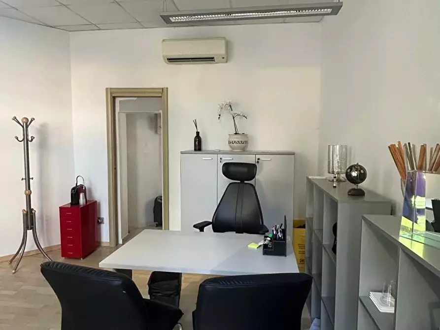 negozio in affitto a Parma