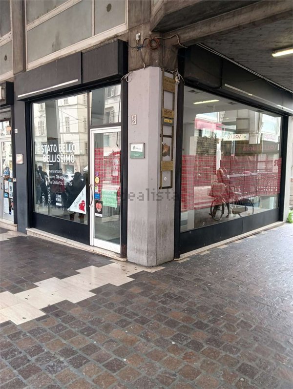 negozio in affitto a Parma in zona Centro Storico