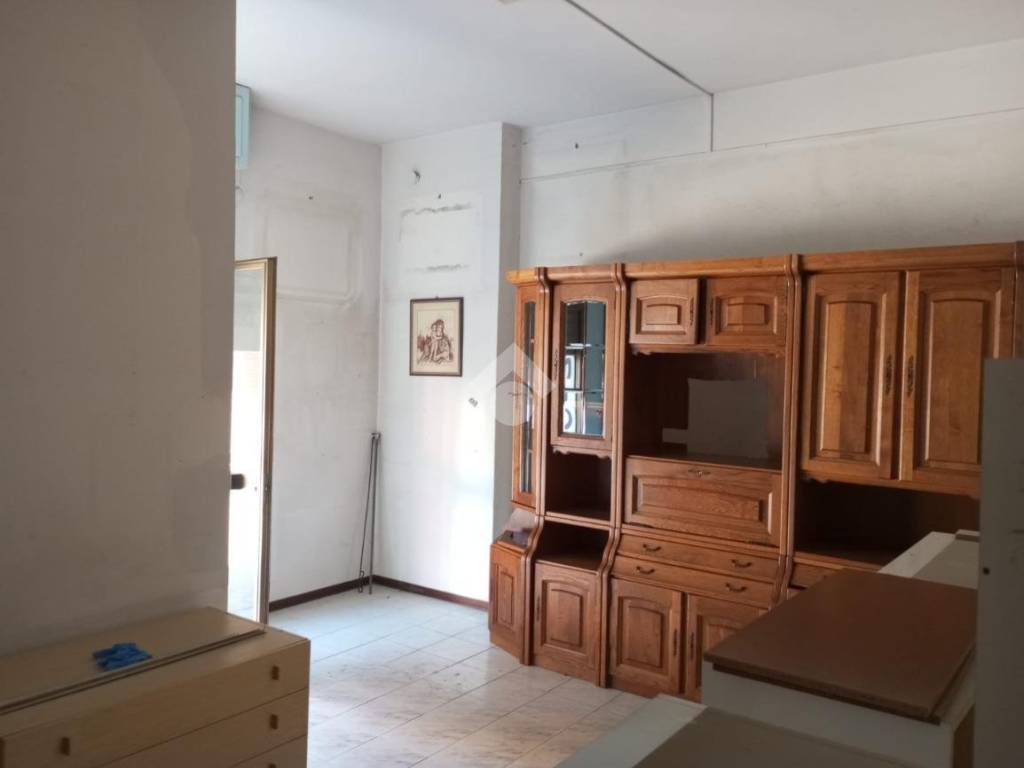 negozio in affitto a Parma in zona San Leonardo