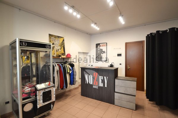 negozio in affitto a Parma in zona Centro Storico