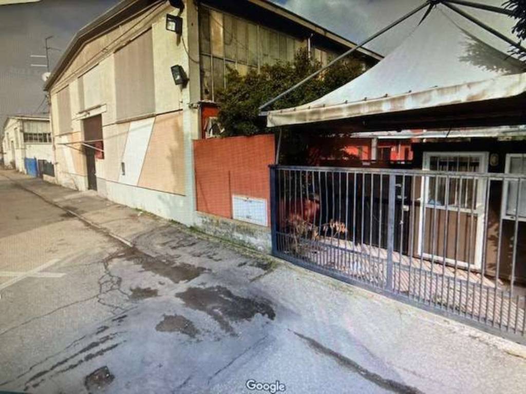 locale commerciale in affitto a Parma in zona Montanara