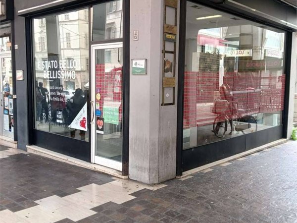 negozio in affitto a Parma in zona Centro Storico