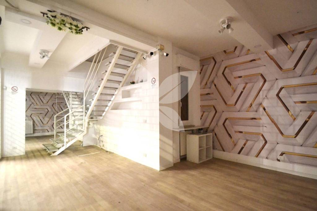 negozio in affitto a Parma in zona Centro Storico