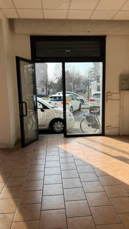negozio in affitto a Parma in zona Pablo