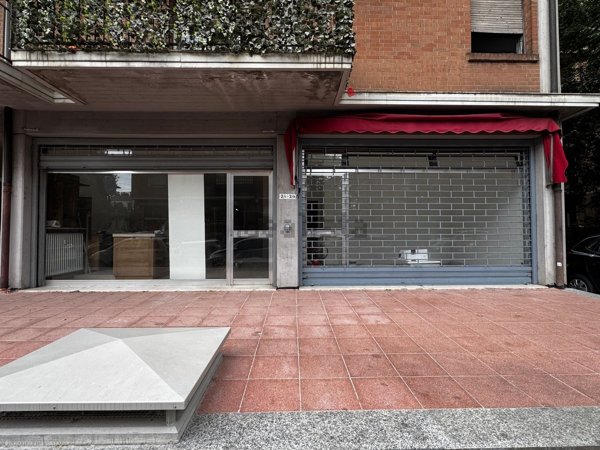 locale commerciale in affitto a Parma