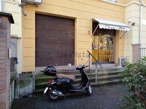 negozio in affitto a Parma