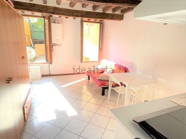 appartamento in affitto a Parma in zona Oltretorrente