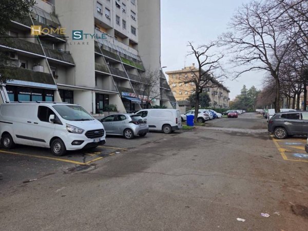 negozio in affitto a Parma in zona San Lazzaro