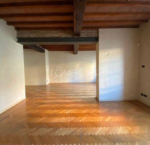 appartamento in affitto a Parma in zona Centro Storico