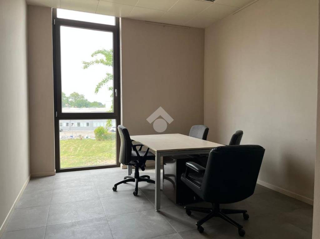 ufficio in affitto a Parma in zona Pablo